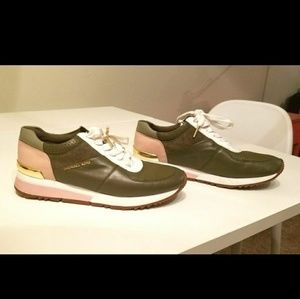 Michael Kors Women's 7.5 Allie Trainer Sneakers